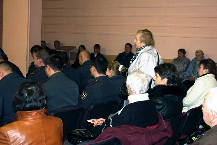 1 октября 2012 года прошла встреча представителей отдела МВД России по району Очаково-Матвеевское с жителями района