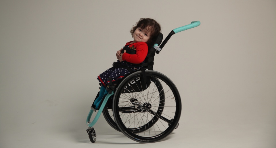 Благотворительный фонд «Плюс Помощь Детям» начал сбор средств на производство колясок для маленьких детей с двигательными нарушениями