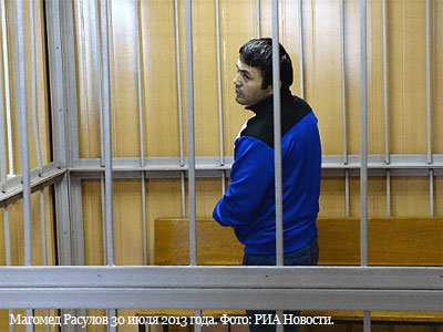 Избившие полицейского на Матвеевском рынке признали вину частично