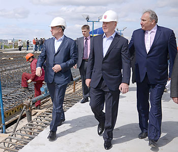 Мэр Москвы осмотрел ход строительных работ в районе улицы Рябиновая