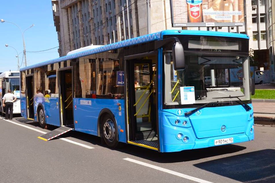 Женщину-водителя автобуса задержали после смертельного наезда на пенсионерку на Аминьевском шоссе