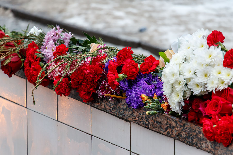 Выплаты матпомощи семьям погибших и пострадавшим в ДТП у метро «Славянский бульвар» начались в Москве