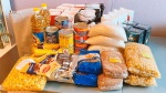 Родители московских школьников возмущены, что продуктовые наборы выдают только льготникам