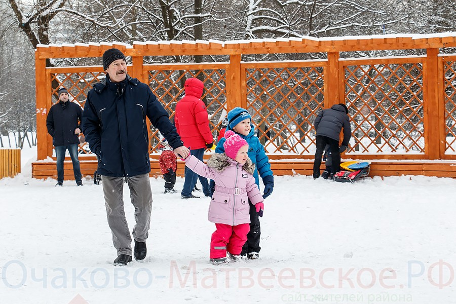 Семейный праздник «Здравствуй, зима!» в районе Очаково-Матвеевское