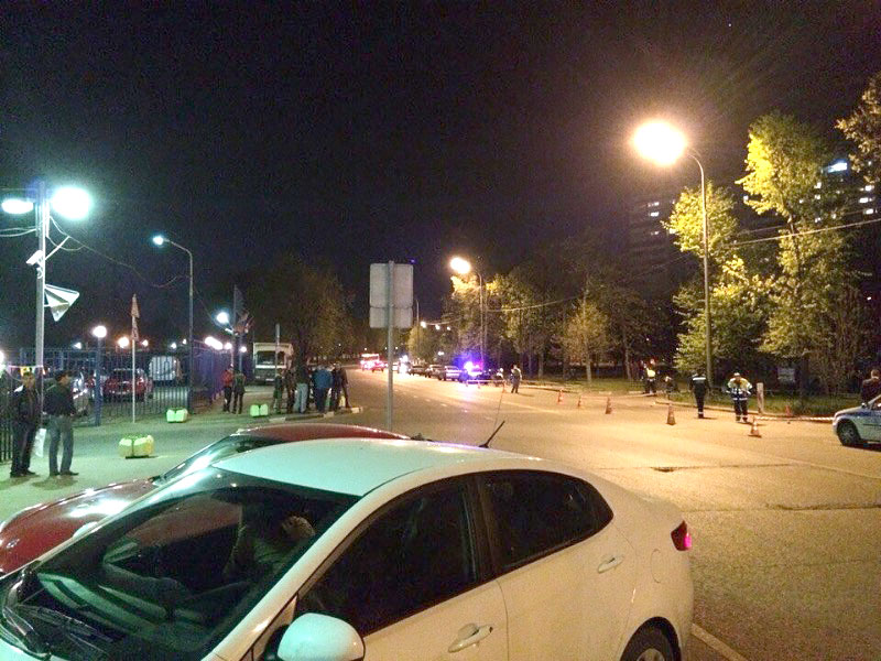 10 мая поздно вечером на улице Матвеевская в районе рынка «Матвеевский» мотоциклист насмерть сбил 7-летнего мальчика, переходившего со своим отцом дорогу в неположенном месте.