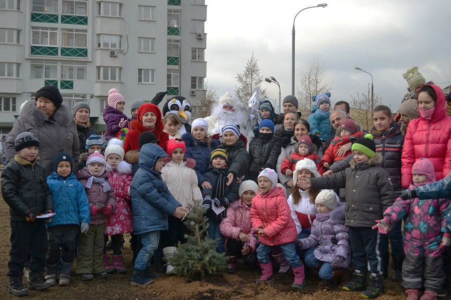 Дорогие друзья, 15 ноября, в районе Очаково-Матвеевское стартовал первый этап «Миссии«Ёлка» - «Ёлка в каждый двор»!