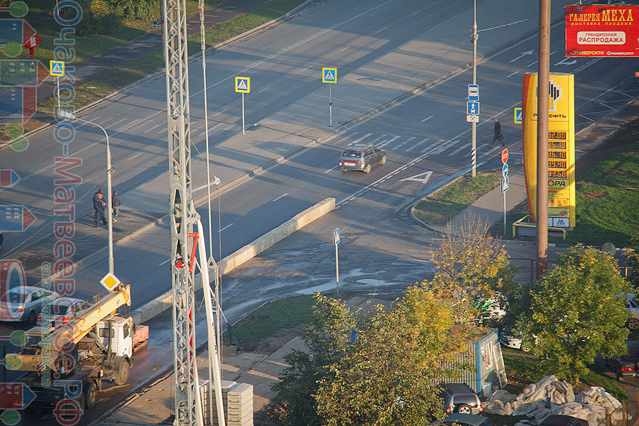 20 сентября строители перекрыли поворот с Аминьвского шоссе в сторону «Макдоналдса» и автозаправочного комплекса «Роснефть» в районе Очаково-Матвеевское.