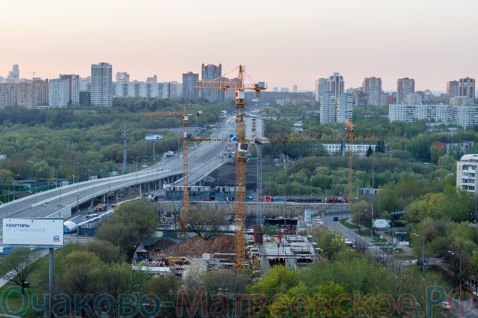 Строительство дома между Аминьевским шоссе и Матвеевской улицей.