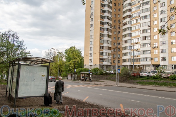 Также были перенесены остановки общественного транспорта, как на Аминьевском шоссе, так и внутри района Матвеевское, на Матвеевской улице (см. схему).