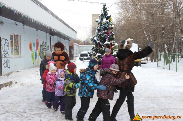 16 января 2016 г. по адресу ул. Матвеевская, д. 34, корп.1 состоялось мероприятие, посвященное Дню снега «Зимние забавы». 